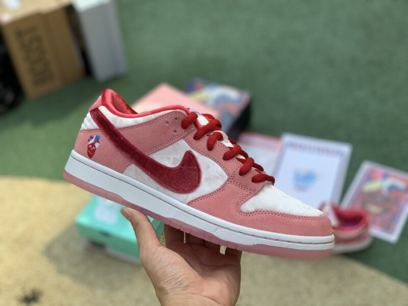 Nike SB Dunk Low StrangeLove Skateboards (Special Box) - Image 2